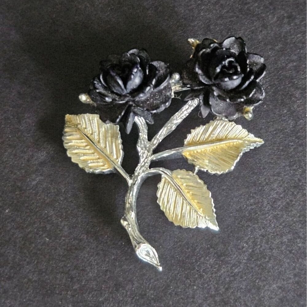 Vintage Gerry's two-tone black flower brooch